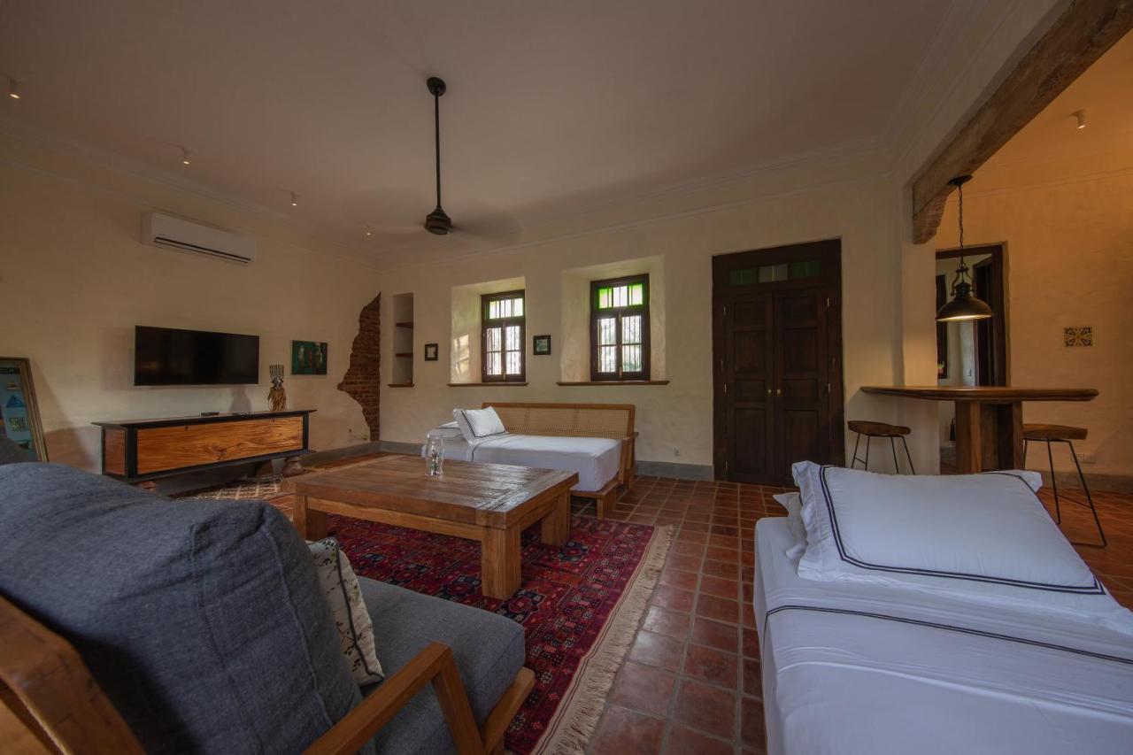 Sergeant House Boutique Villa & Private Beach Унаватуна Экстерьер фото